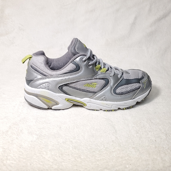 avia women's running shoes